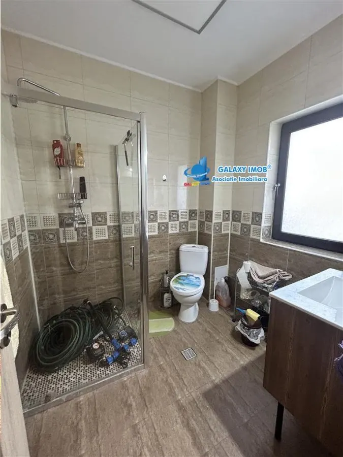uplex 4 camere-Mansarda utila-Curte amenajata-Pivnita-str Safirului - foto 3