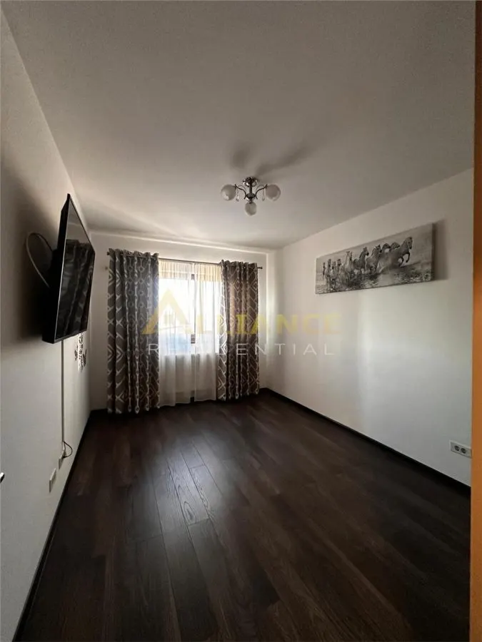 Apartament 3 camere , 2 bai ~ Brown Residence - foto 1