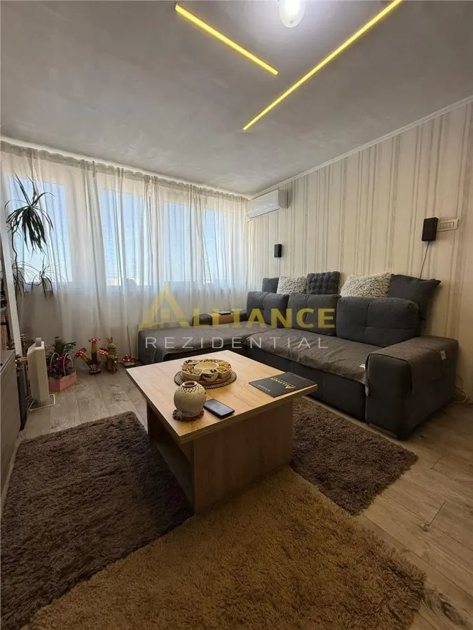 Apartament 3 camere - foto 1