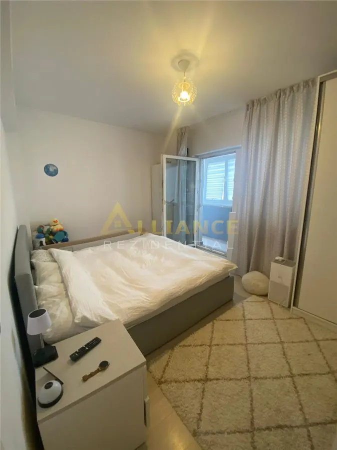 Eleganta si confort: 3 camere cu parcare, in zona Grand Arena, bloc cu lift.STB la doar 2min - foto 1