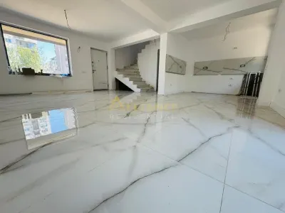 Vila de vanzare || 4 camere || curte mare || aproape Grand Arena - foto 8