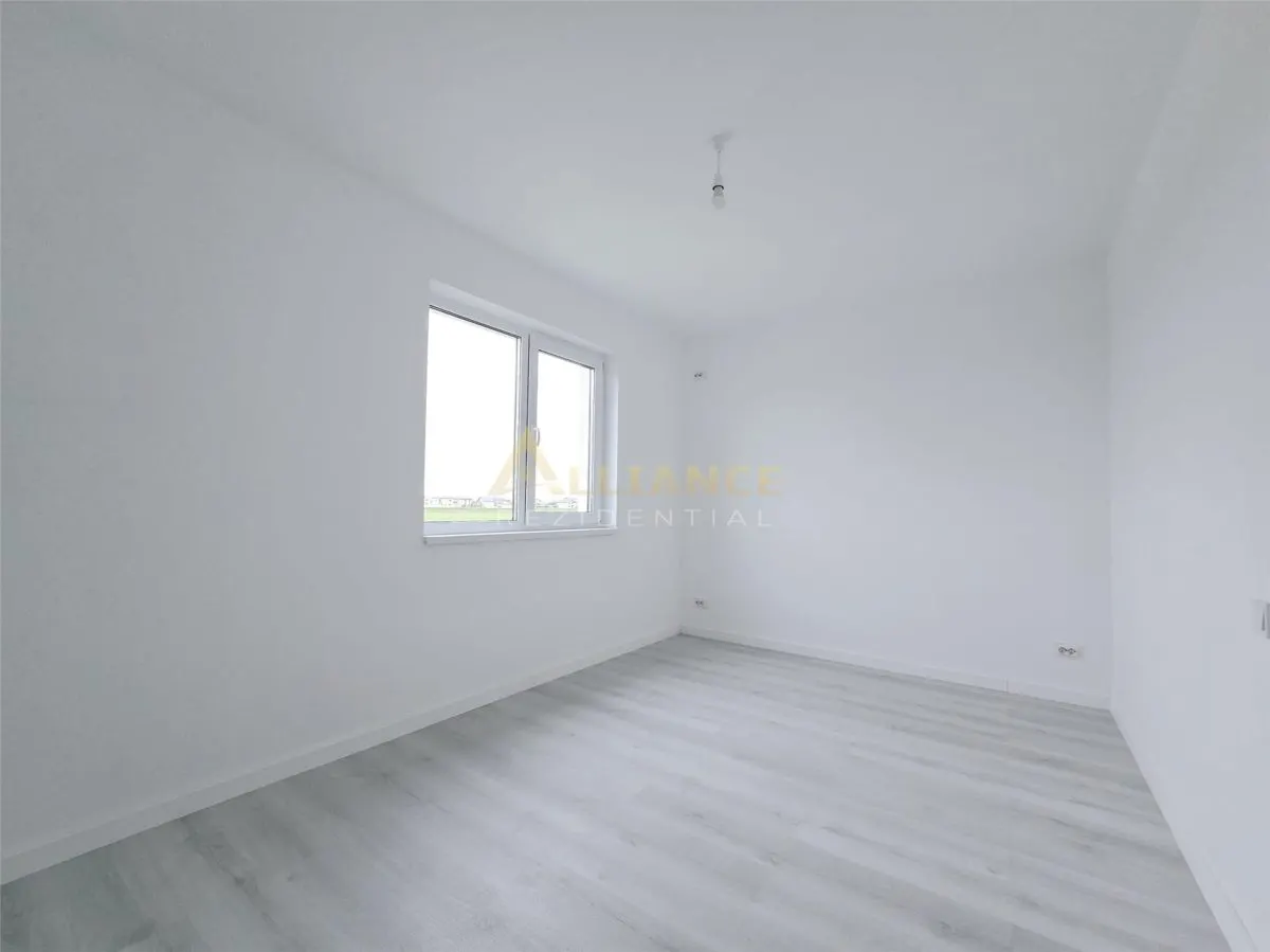 Vila tip duplex - 4 camere - 2 bai - pod - beci - foto 3