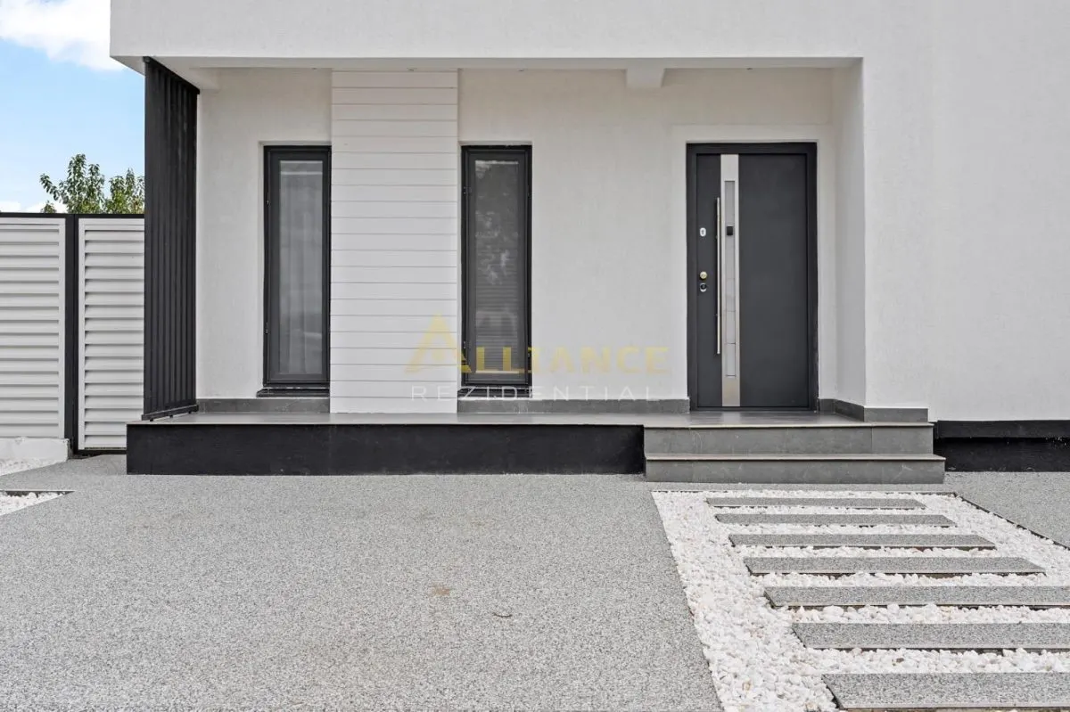 Casa spatioasa cu gradina si vedere superba perfecta pentru familie - foto 3