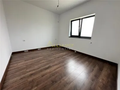  4 camere 3 bai teren 380 m2 Zona linistita - foto 7