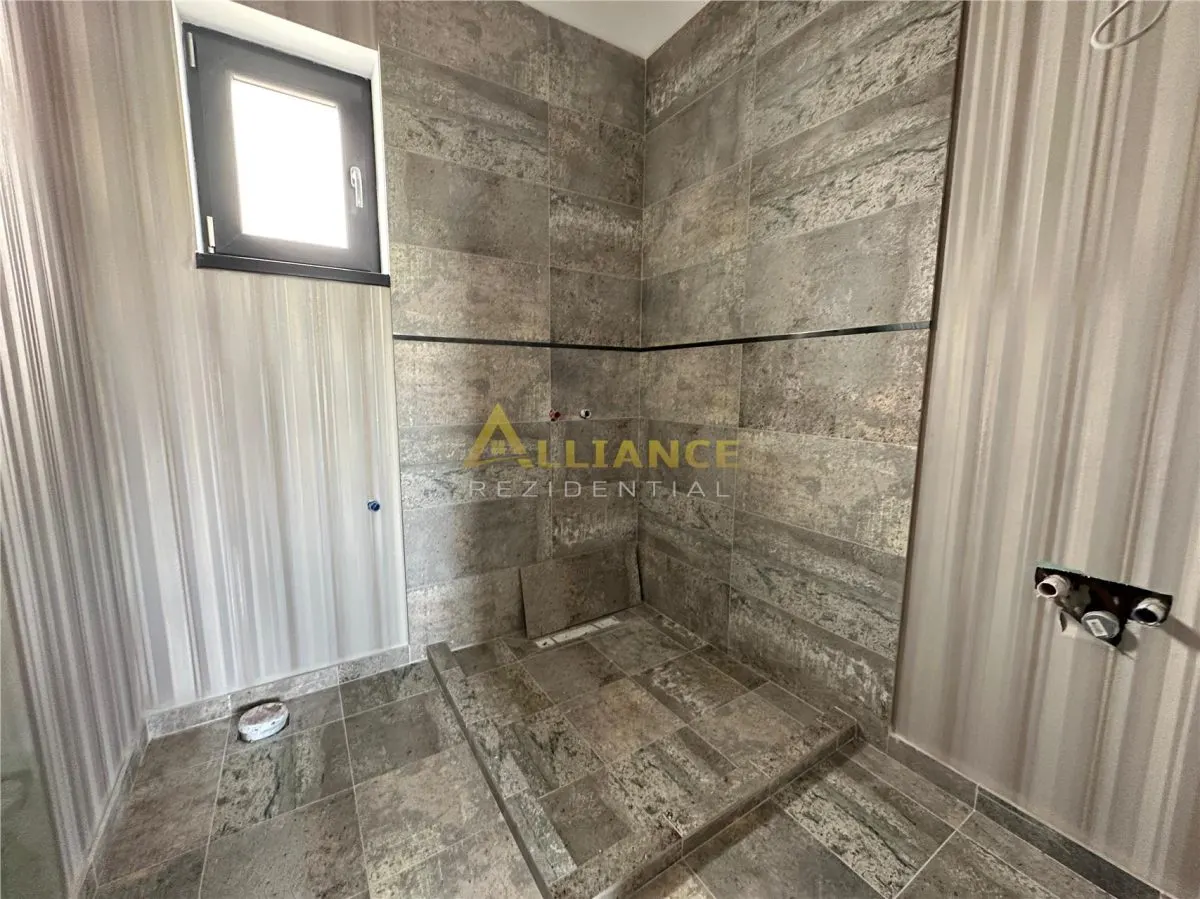  4 camere 3 bai teren 380 m2 Zona linistita - foto 10