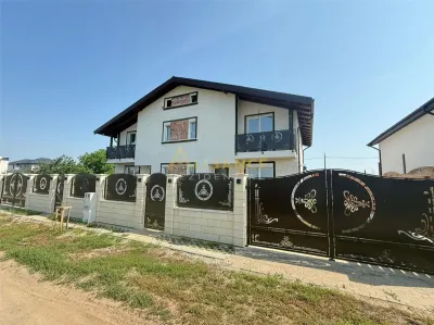 Vila tip duplex | 4 camere | 2 bai | Panouri solare - Berceni