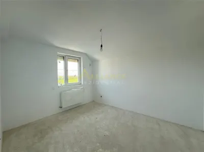 Vila tip duplex | 4 camere | 2 bai | Panouri solare - foto 6