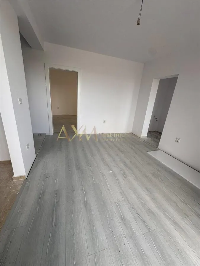 Vanzare apartament 2 camere - foto 1