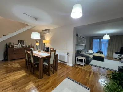 Casa duplex cu 4 camere si 5 ari de teren zona Dura - foto 2