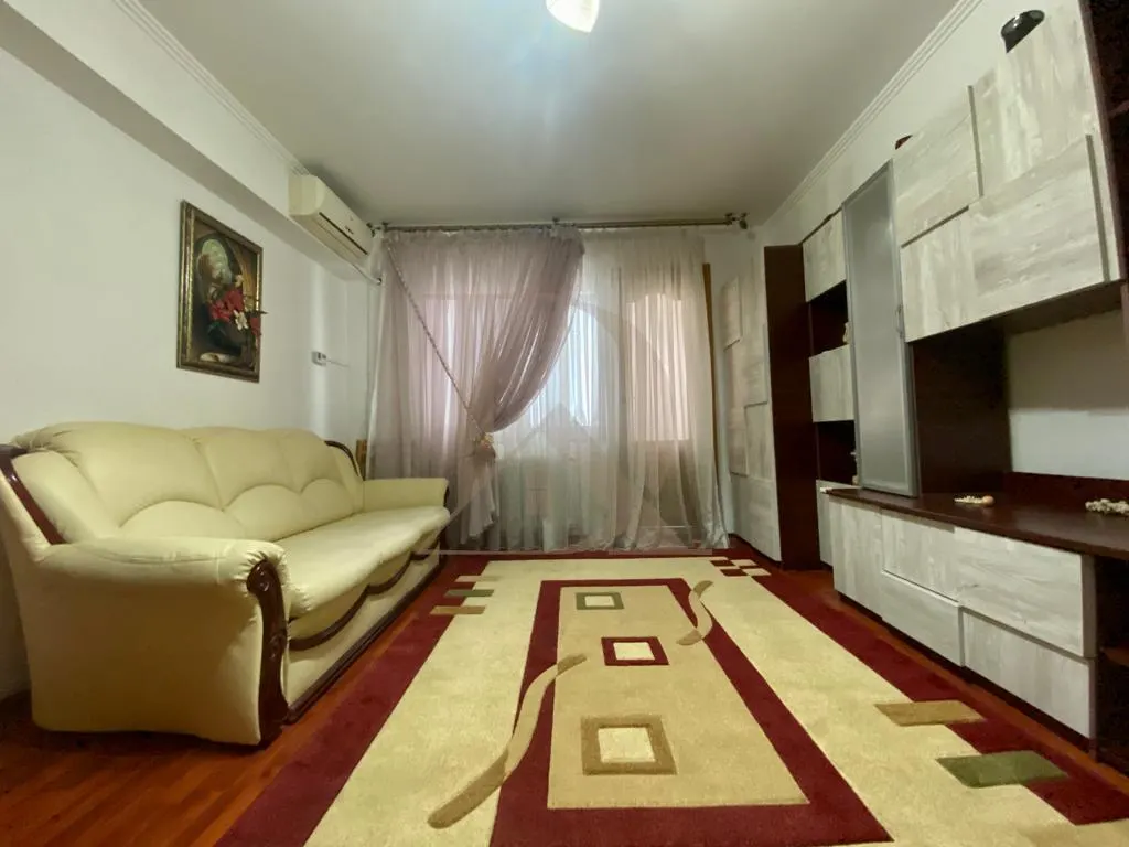 Apartament 2 camere Podu Ros - Liceul Cantemir , loc de parcare - foto 1