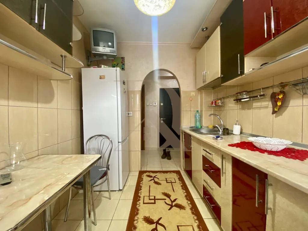 Apartament 2 camere Podu Ros - Liceul Cantemir , loc de parcare - foto 6