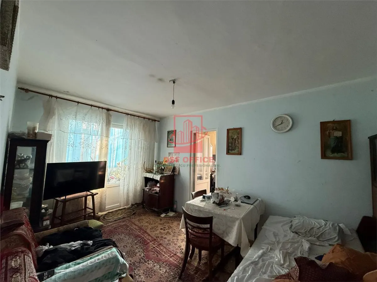 Apartament 3 camere nedecomandat Alexandru cel Bun - foto 1