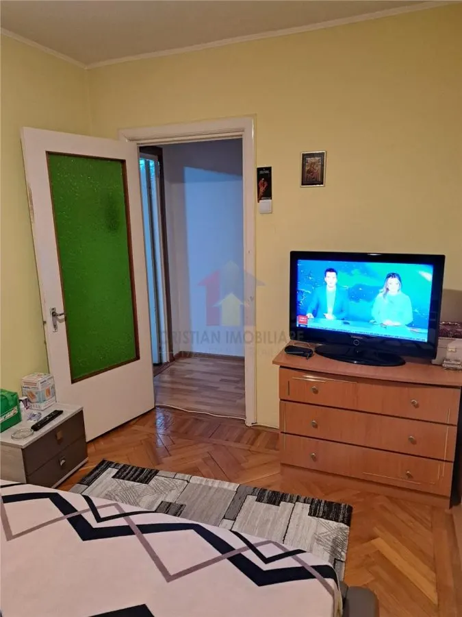 Mobilat si Utilat 3camere,, etaj 1 Garii - foto 9