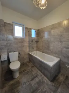 Casa de vanzare la cheie 135.000 Euro, 10 min de Baia Mare Dumbravita - foto 9