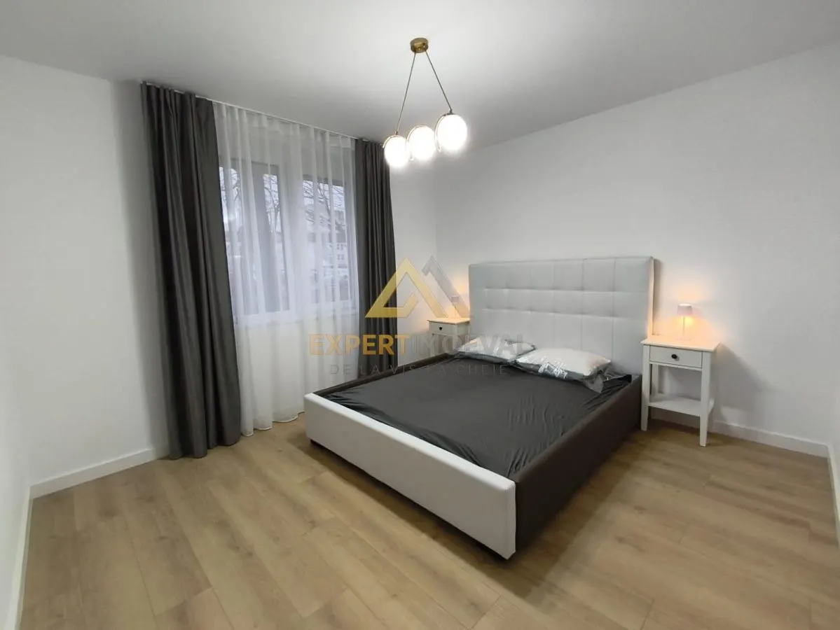 Apartament LUX 2 camere P-ta Revolutiei Ultracentral 46 mp - foto 1