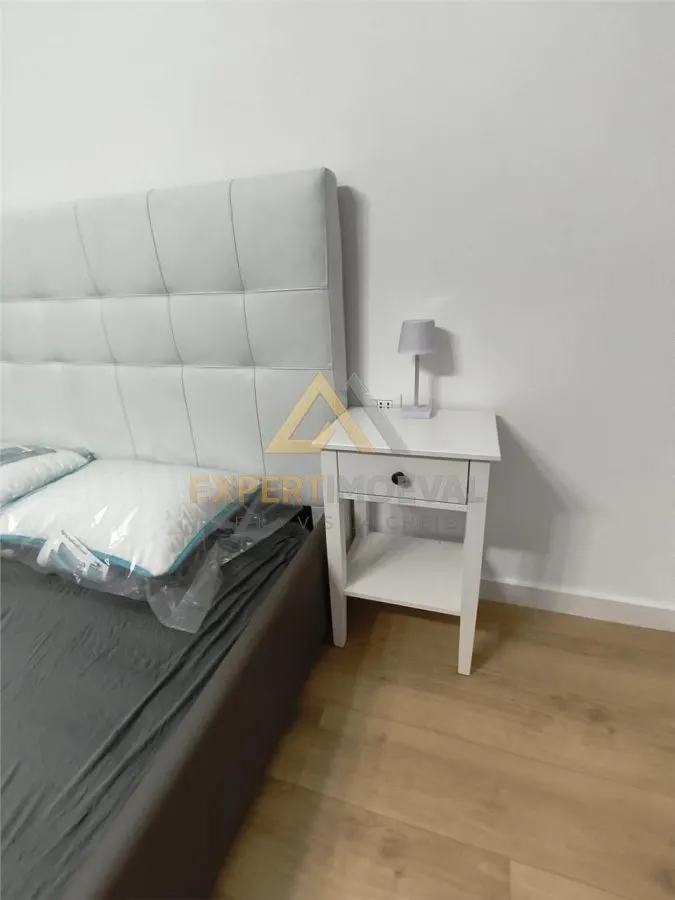 Apartament LUX 2 camere P-ta Revolutiei Ultracentral 46 mp - foto 3