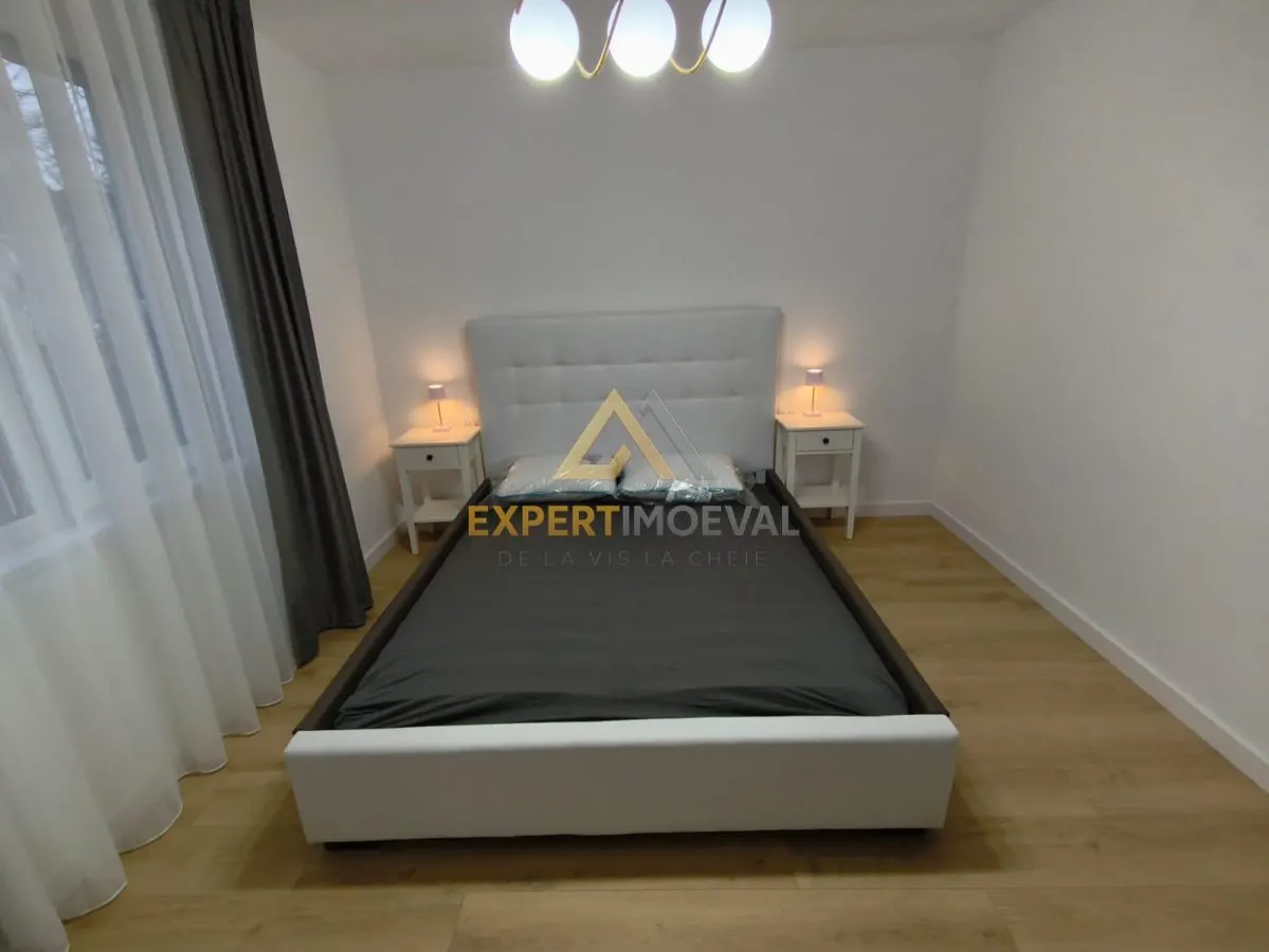 Apartament LUX 2 camere P-ta Revolutiei Ultracentral 46 mp - foto 4