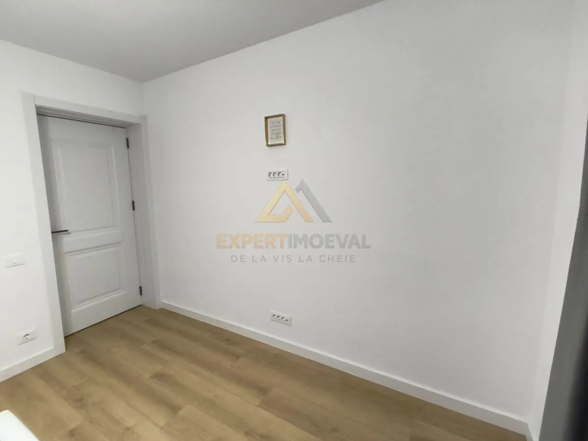 Apartament LUX 2 camere P-ta Revolutiei Ultracentral 46 mp - foto 6