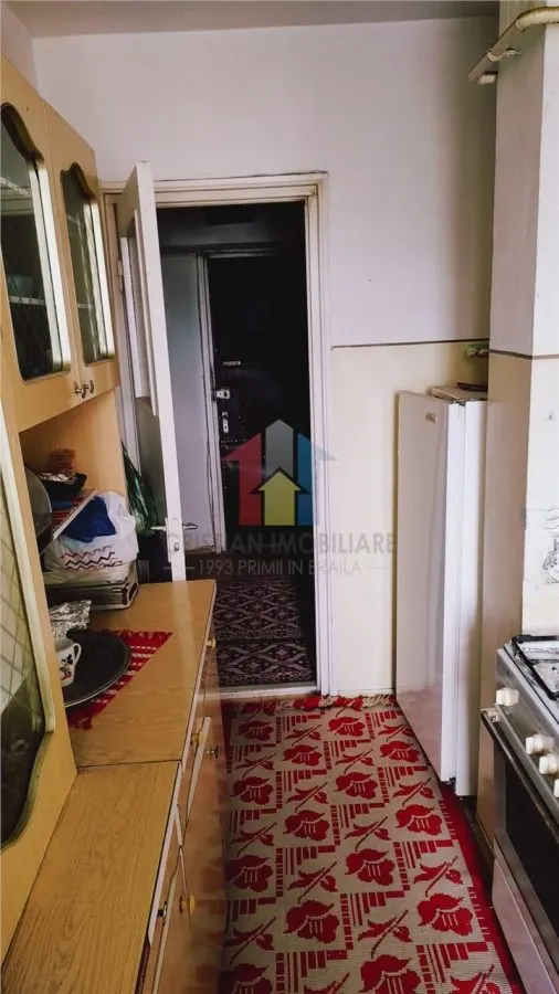 2 camere confort 1 Decomandat, Viziru 3, etaj intermediar - foto 4