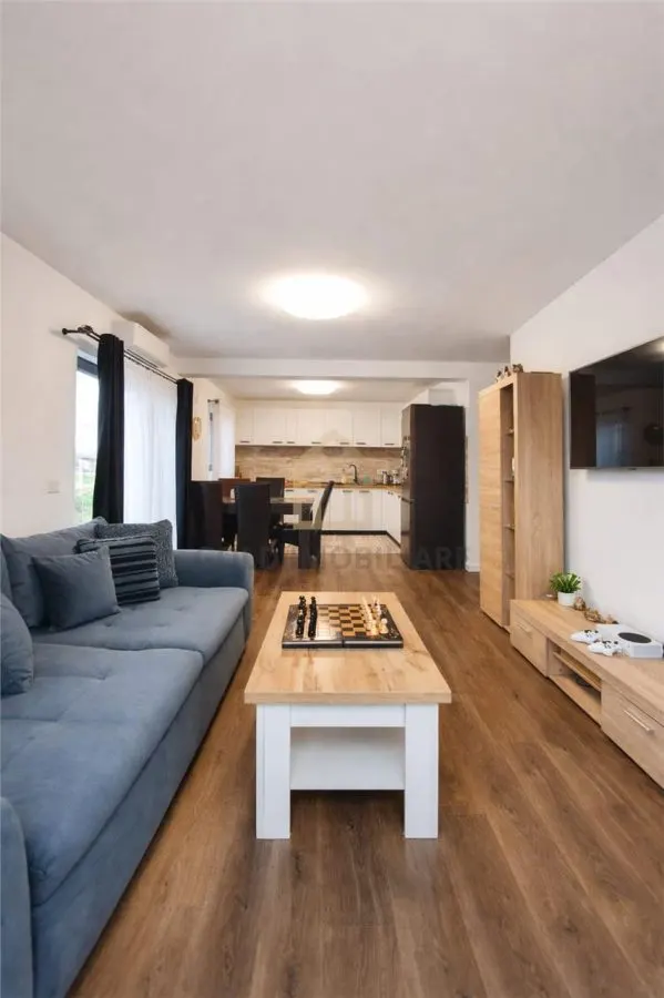 Casă 4 camere de vânzare â€“ Cătălina - foto 1