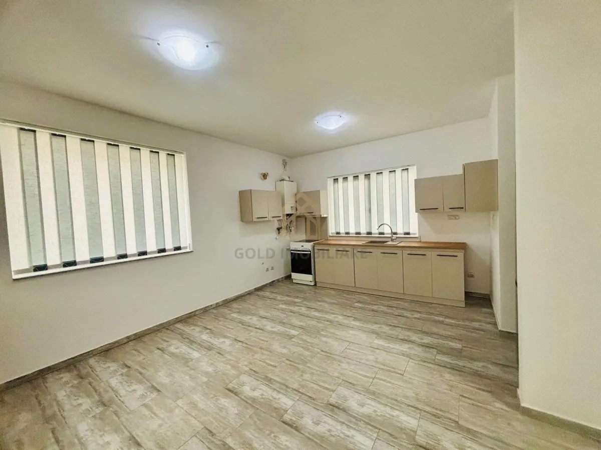 Casă de vânzare â€“ 4 camere â€“ Strada Vrancei  Baia Mare - foto 1