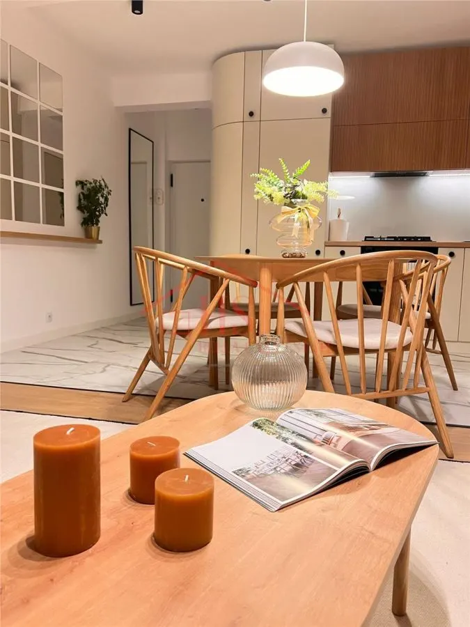 Ultracentral! Apartament 2 camere, deosebit, etaj intermediar. P-ta Mihai Viteazu - foto 1