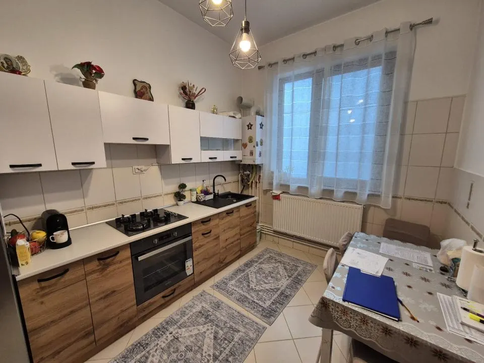 Casa 4 cam 200mp, caramida teren 509 mp mobilata zona  Centru - foto 11