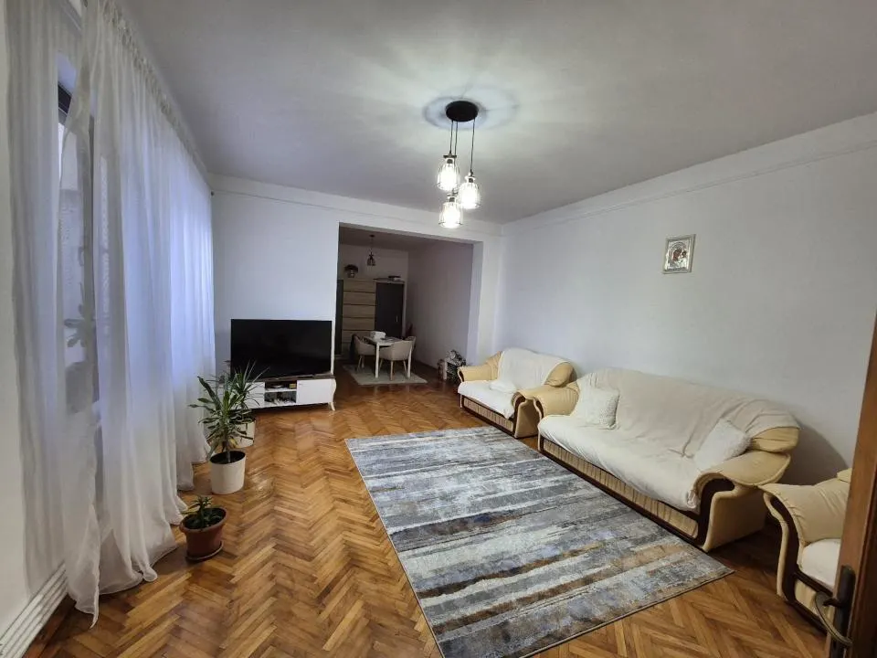 Casa 4 cam 200mp, caramida teren 509 mp mobilata zona  Centru - foto 12