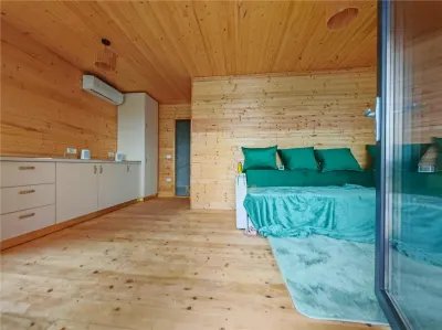 Teren 1165 mp + Cabana de vanzare in Garleni – aproape de natura - foto 14