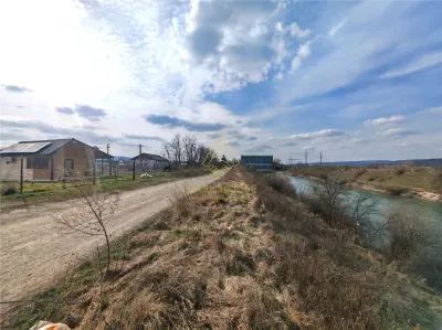 Teren 1165 mp + Cabana de vanzare in Garleni – aproape de natura - foto 3