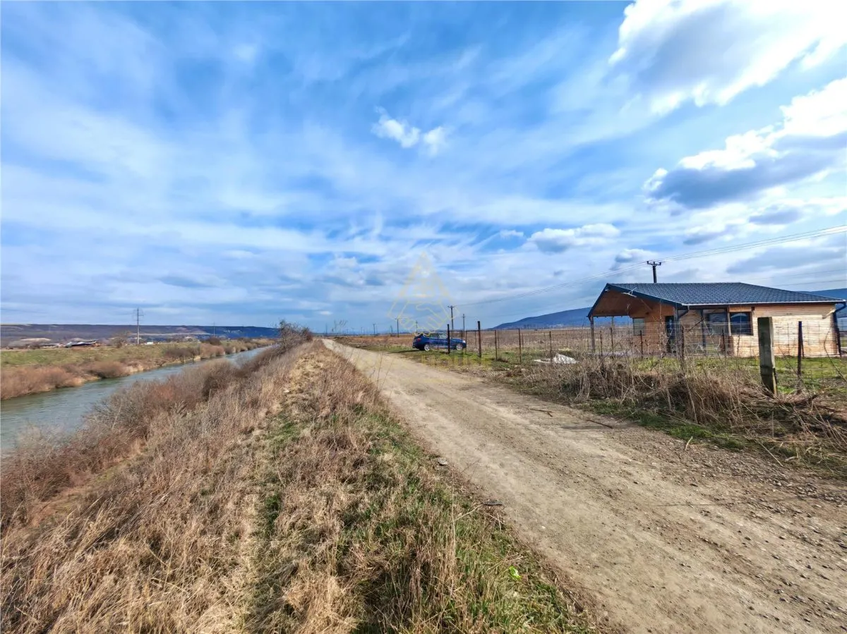 Teren 1165 mp + Cabana de vanzare in Garleni – aproape de natura - foto 4