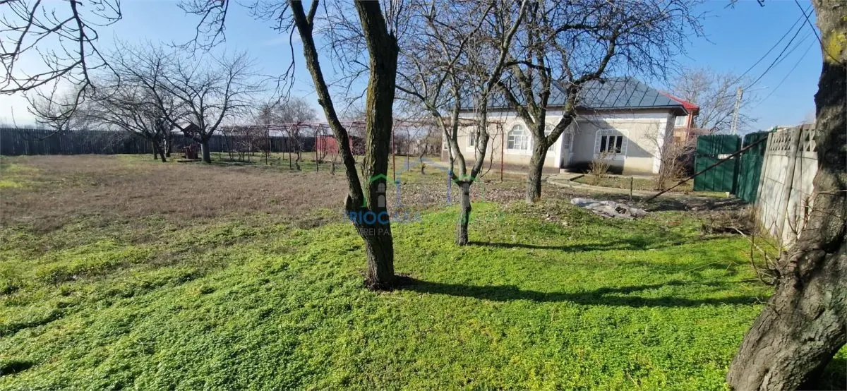 Casa Bradesti , teren  intravilan 7952 mp , deschidere 33 m la DE 70 - foto 14