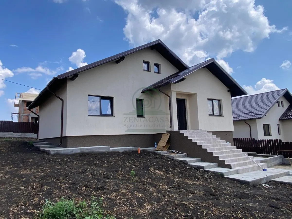Casa 4 camere Miroslava Iasi 500 mp teren CANALIZARE - foto 1