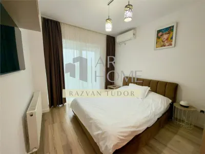 Apartament 4 camere de lux, loc de parcare , Ploiesti , zona 9mai - Ploiesti