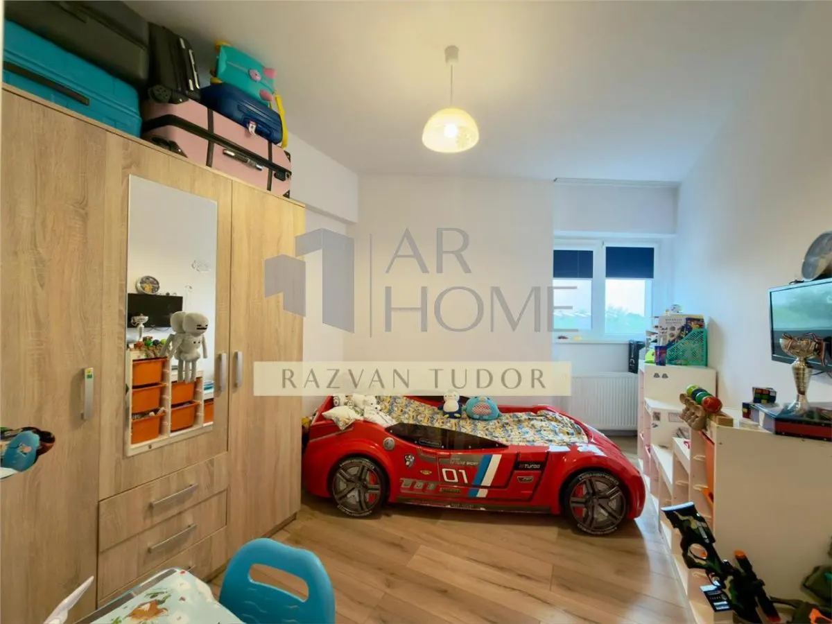 Apartament 4 camere de lux, loc de parcare , Ploiesti , zona 9mai - foto 5