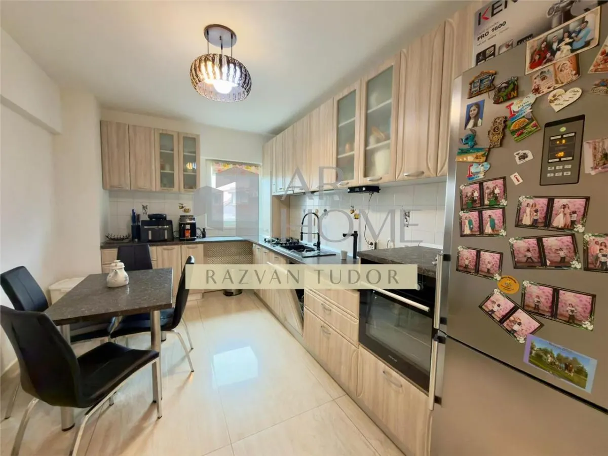 Apartament 4 camere de lux, loc de parcare , Ploiesti , zona 9mai - foto 6
