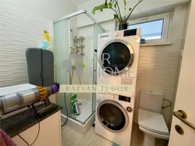 Apartament 4 camere de lux, loc de parcare , Ploiesti , zona 9mai - foto 9