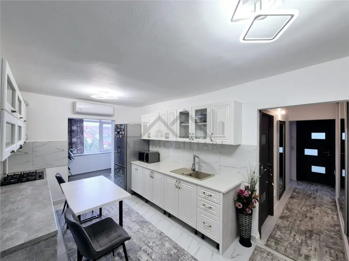 Apartament cu 3 camere de vanzare - foto 12
