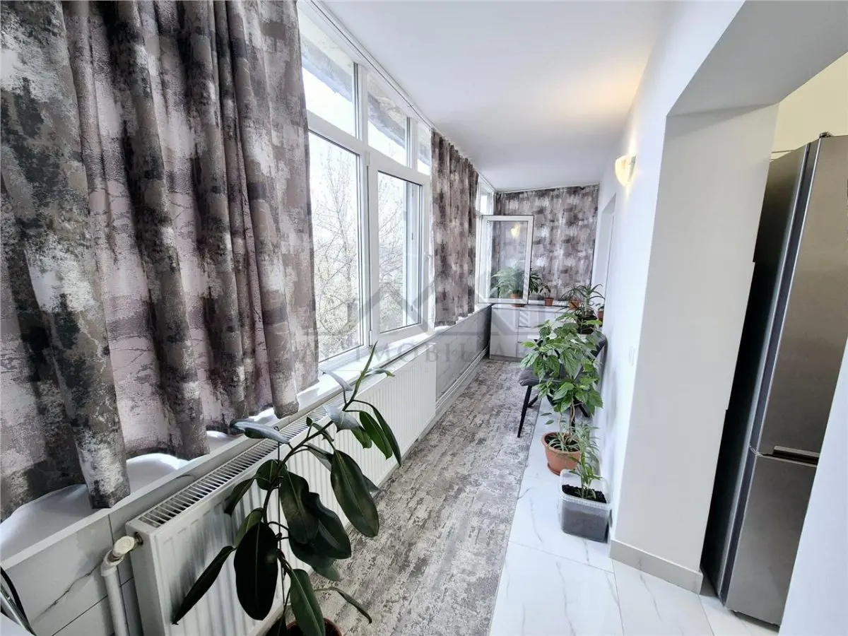 Apartament cu 3 camere de vanzare - foto 16