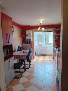 Apartament 3 camere 80mp Frumoasa zona Poitiers - Iasi
