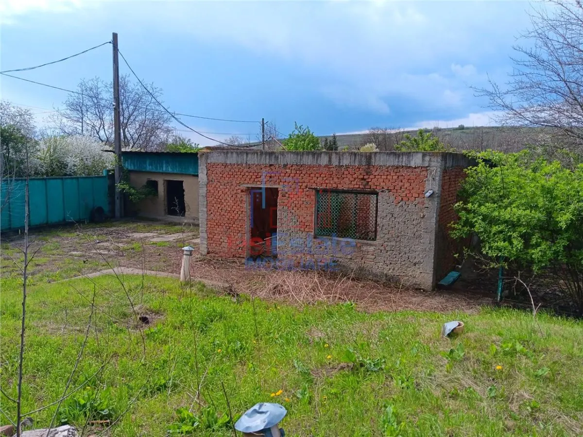 Badeni com Scobinti  Iasi Constructii 245mp Teren 4239mp intravilan dubla deschidere zona centrala - foto 7