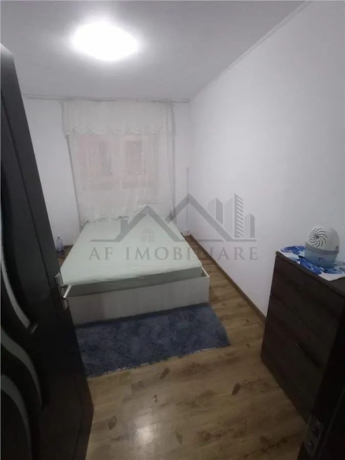 Apartament 4 camere  Podu Ros - Bd Tutora - foto 4