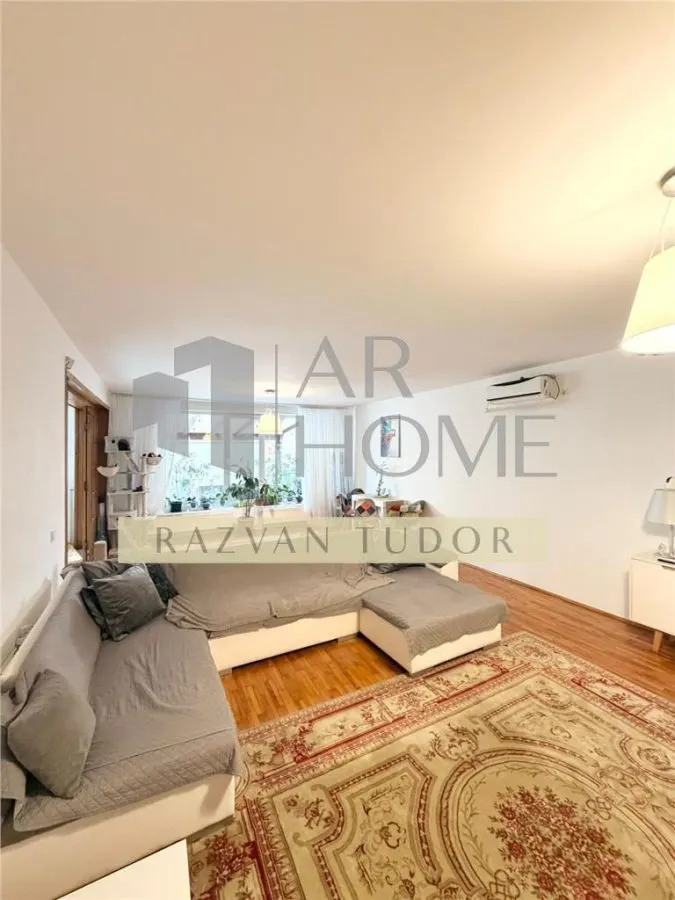 Casa 5 camere lux , cu garaj , beci ,  Ploiesti , ultracentral - foto 1