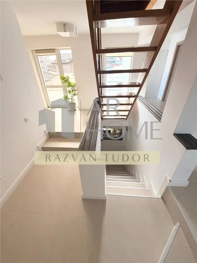 Casa 5 camere lux , cu garaj , beci ,  Ploiesti , ultracentral - foto 17