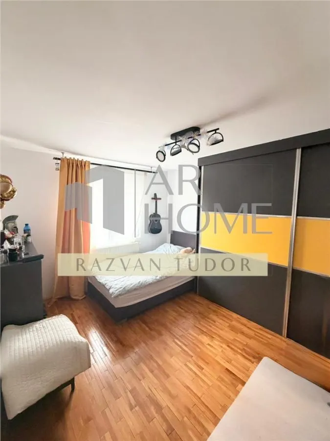 Casa 5 camere lux , cu garaj , beci ,  Ploiesti , ultracentral - foto 6
