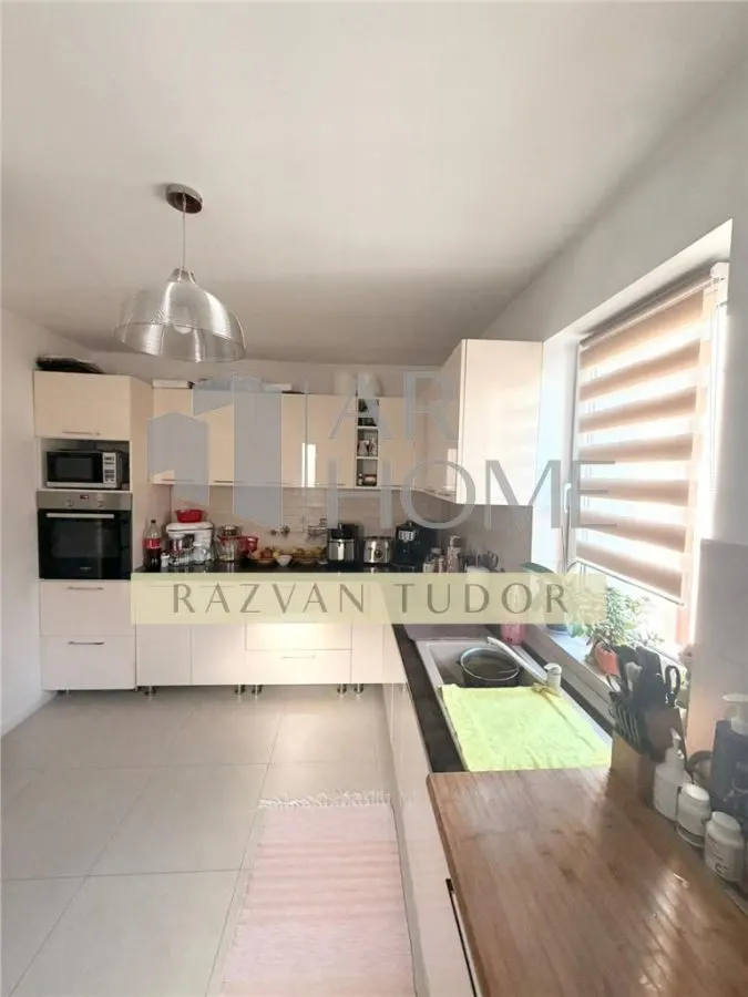 Casa 5 camere lux , cu garaj , beci ,  Ploiesti , ultracentral - foto 7