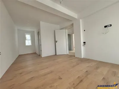 Design minimalist, rafinament maxim – Casa ta moderna in Sanpetru - foto 2