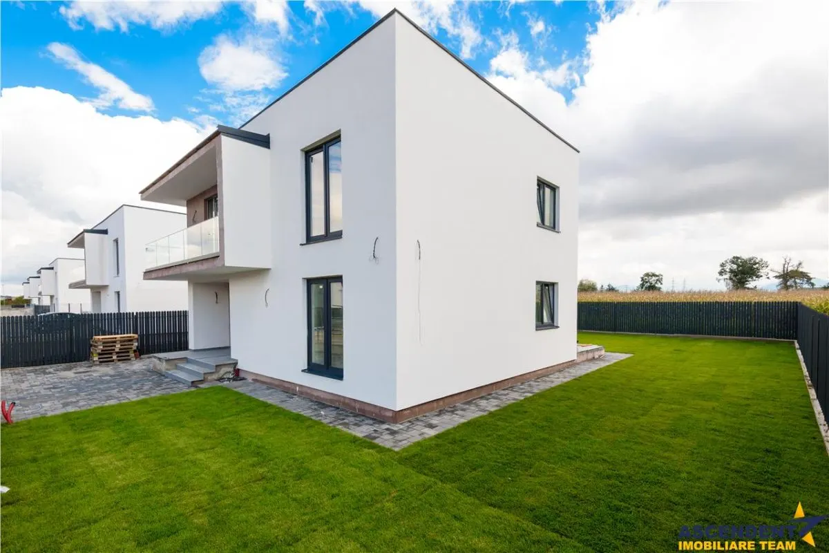 Design minimalist, rafinament maxim – Casa ta moderna in Sanpetru - foto 11