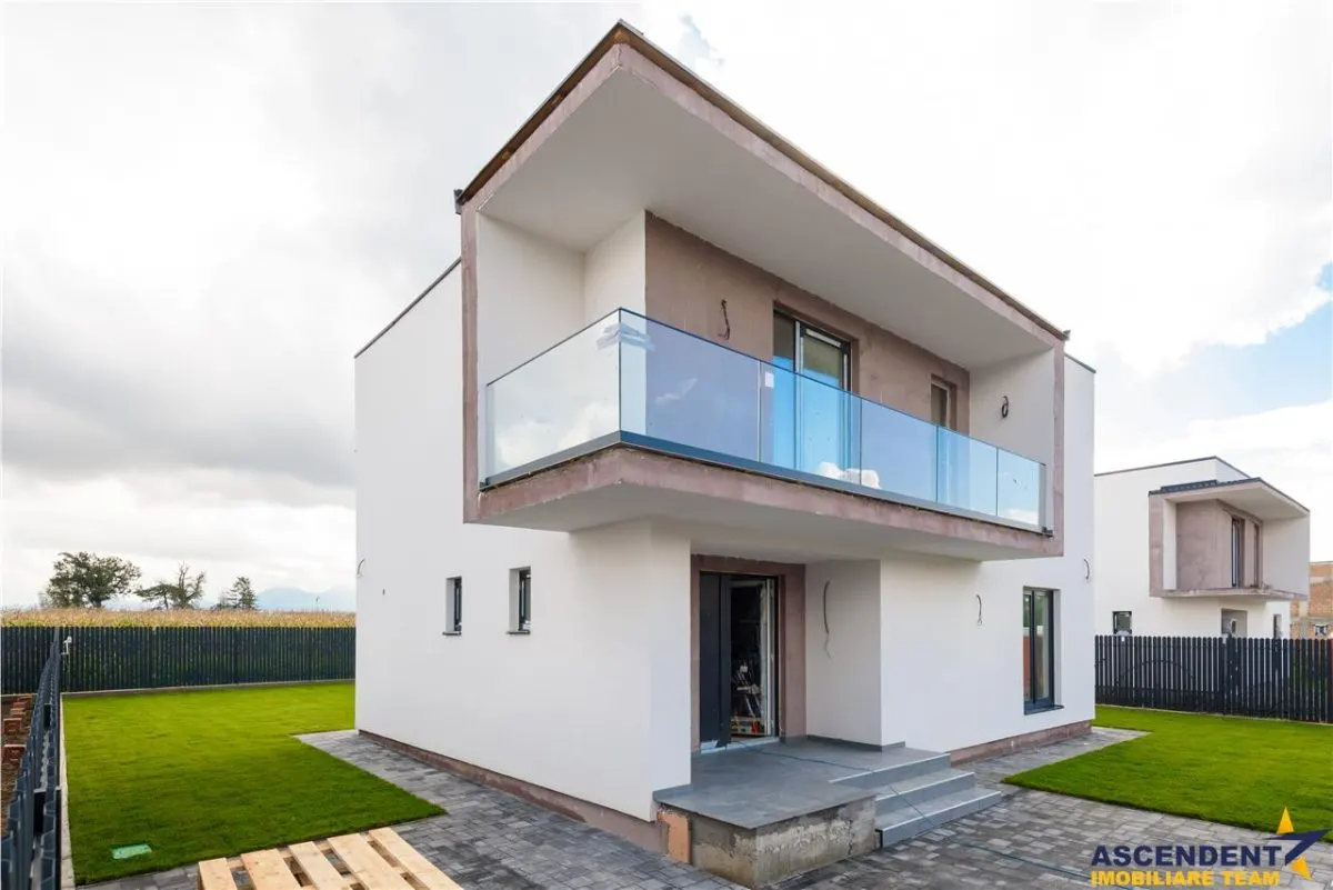 Design minimalist, rafinament maxim – Casa ta moderna in Sanpetru - foto 3