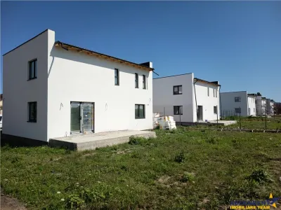 Design minimalist, rafinament maxim – Casa ta moderna in Sanpetru - foto 23